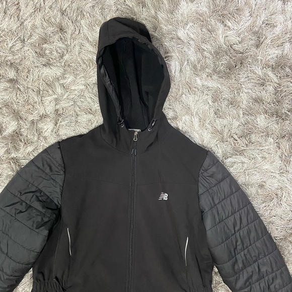 New Balance women black long sleeves, zip up, hooded jacket. Size 1X. Used. - Picture 2 of 7
